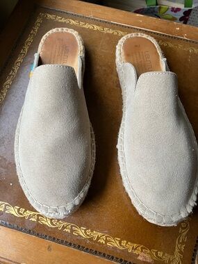 UBUNTU Women’s Beige Suede Slip-On Mule Loafers